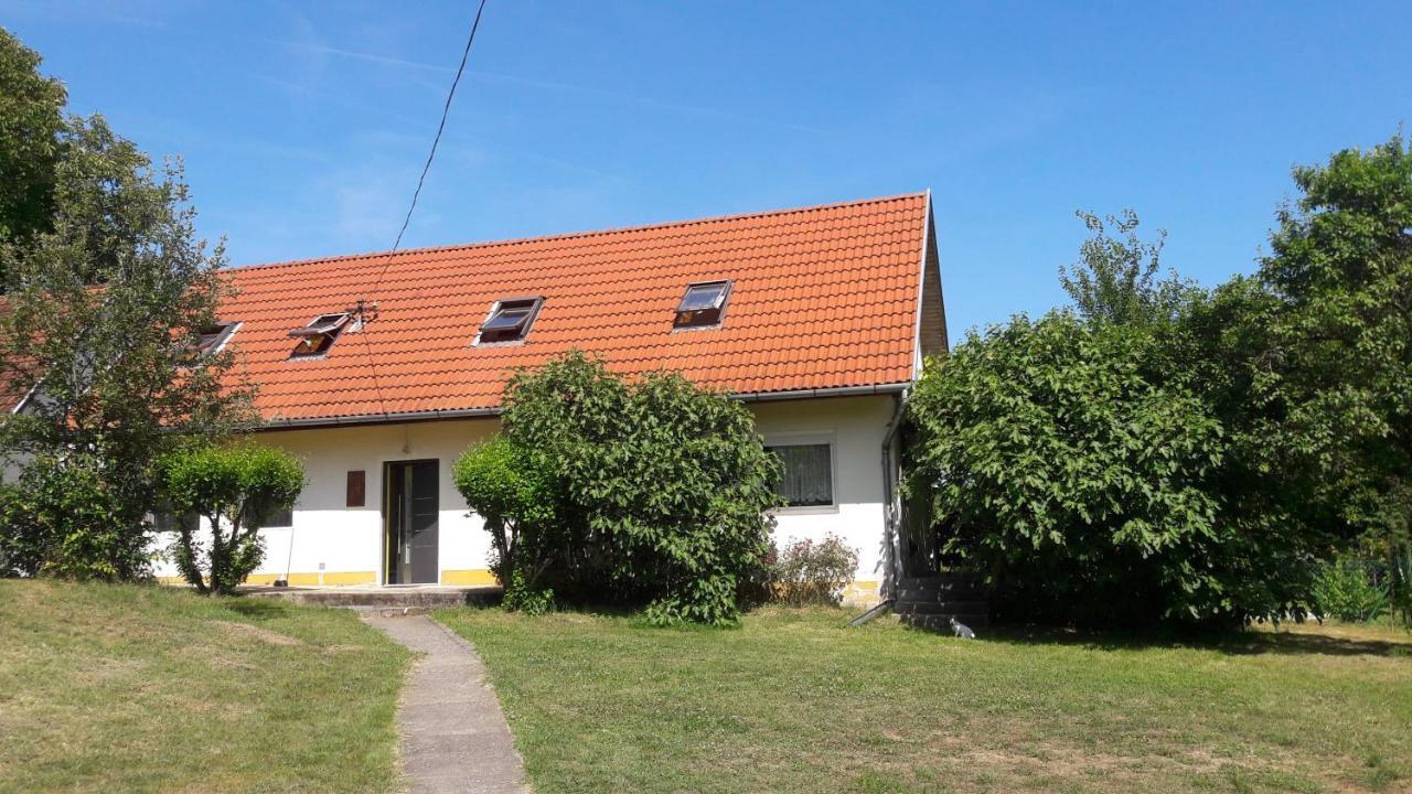Ferienhaus Plattensee/Balaton Villa Szolad Esterno foto